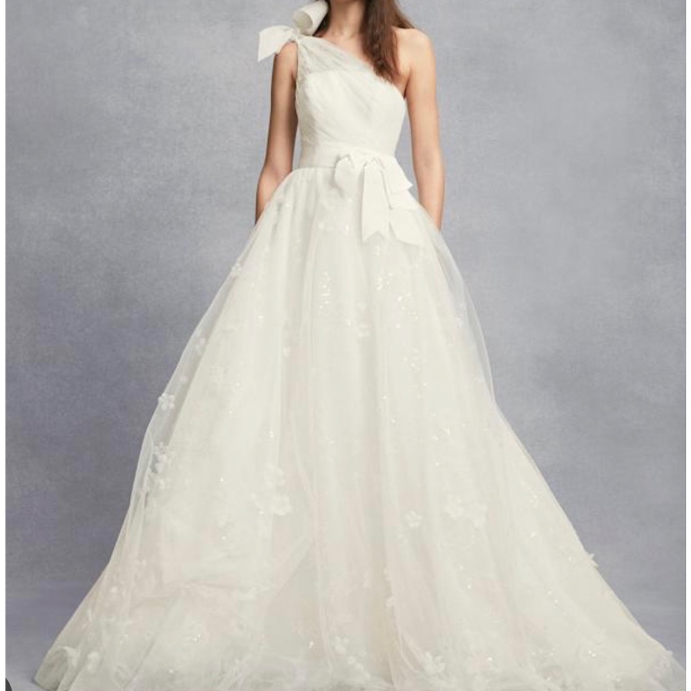 Magical VERA WANG One Shoulder Wedding Dress Plus Size 22 NEW